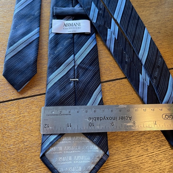 Vintage ARMANI Tie (100% Silk, Made in Italy) - Blue/Dark Blue - Picture 4 of 4